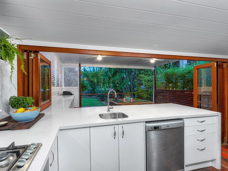 77 Allen Street, Hamilton QLD 4007