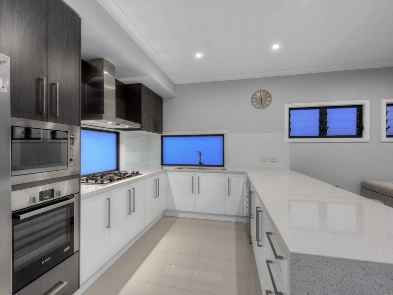 96 Bromley Street, Kangaroo Point QLD 4169