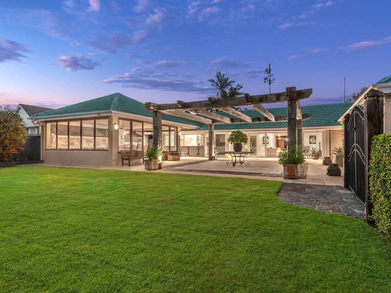 8 Otway Street, Holland Park QLD 4121