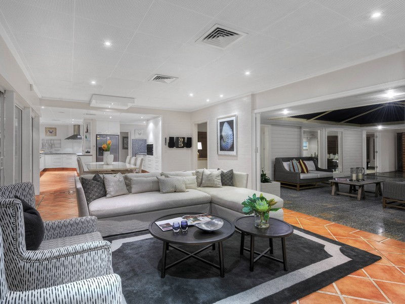 8 Otway Street, Holland Park QLD 4121