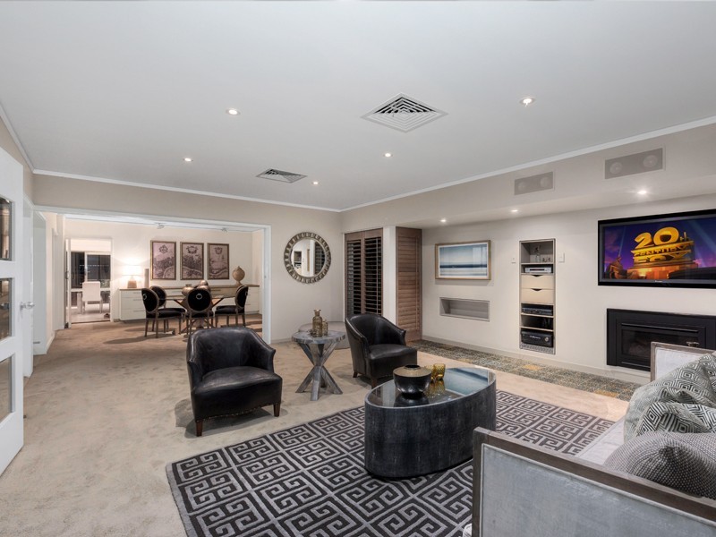 8 Otway Street, Holland Park QLD 4121