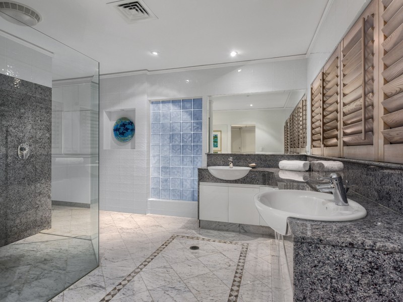 8 Otway Street, Holland Park QLD 4121