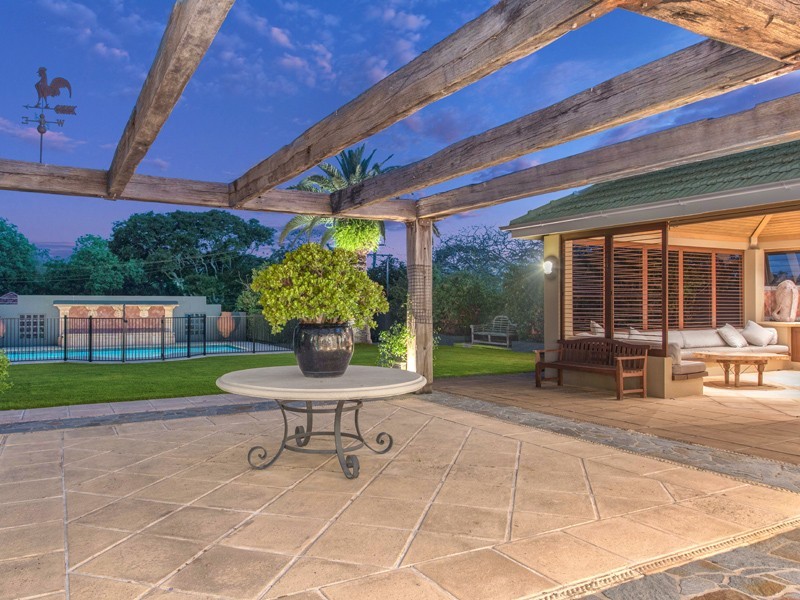 8 Otway Street, Holland Park QLD 4121