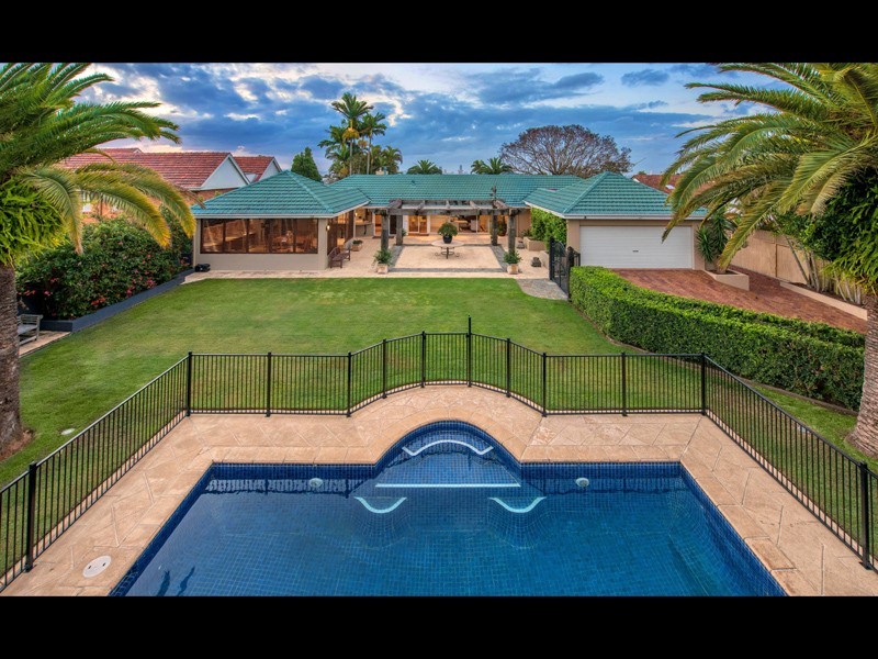 8 Otway Street, Holland Park QLD 4121