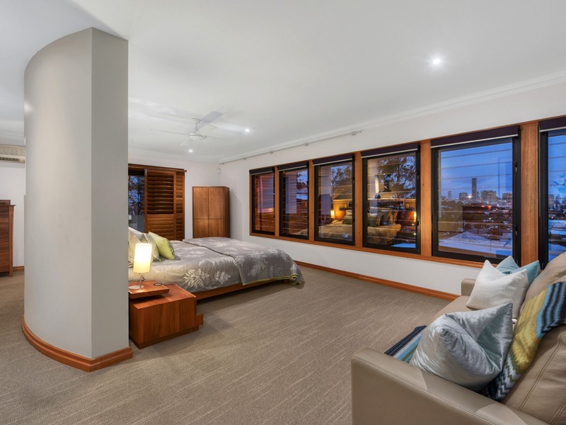 70 Thomas Street, Auchenflower QLD 4066