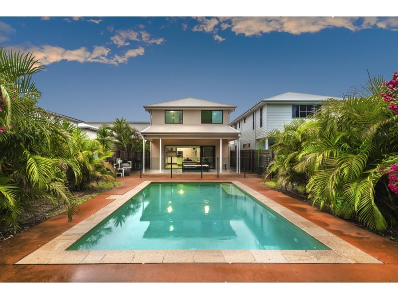 12 Long Street, Hendra QLD 4011