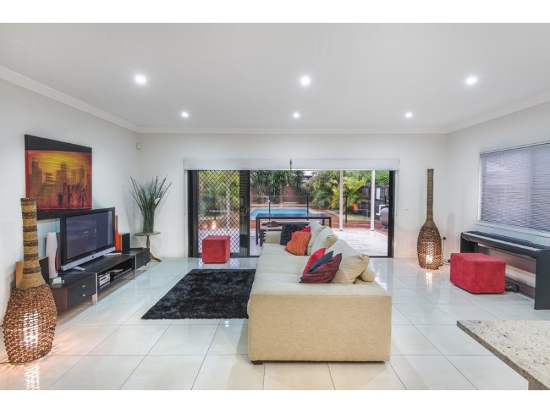 12 Long Street, Hendra QLD 4011