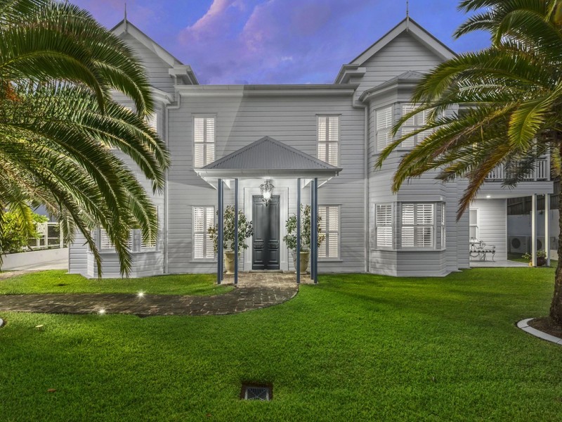 2 Castleton Street, Hamilton QLD 4007