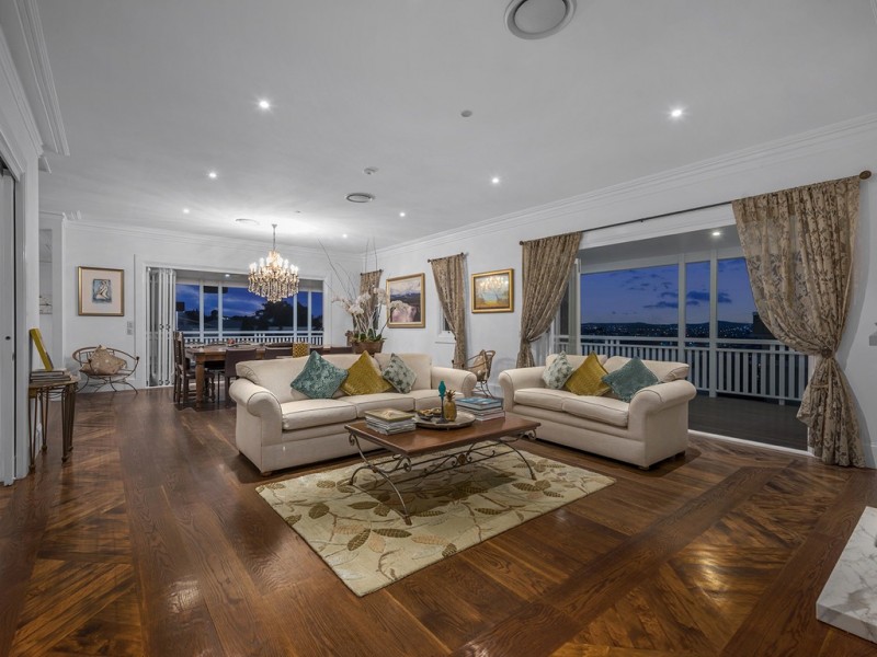 2 Castleton Street, Hamilton QLD 4007