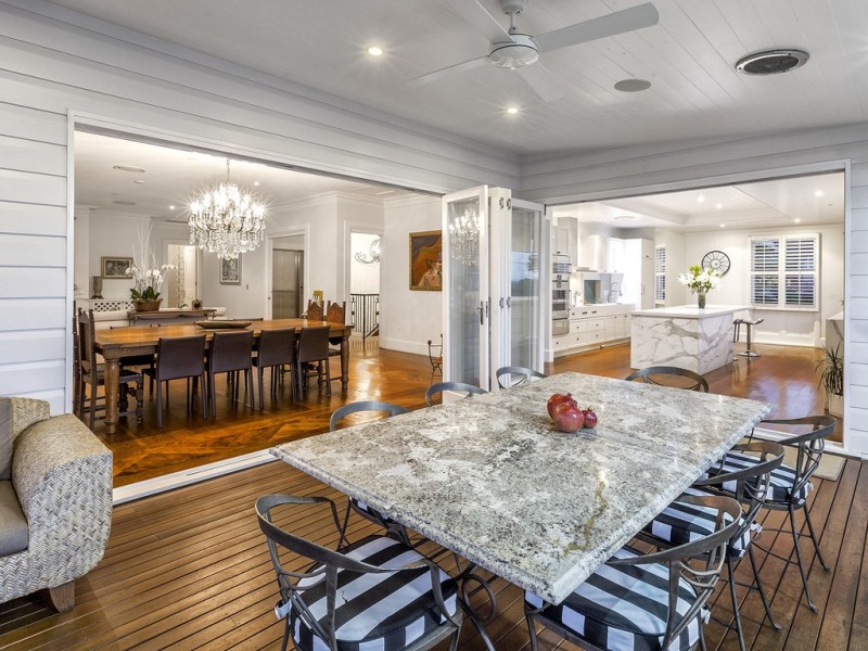 2 Castleton Street, Hamilton QLD 4007