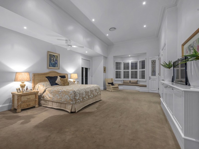 2 Castleton Street, Hamilton QLD 4007