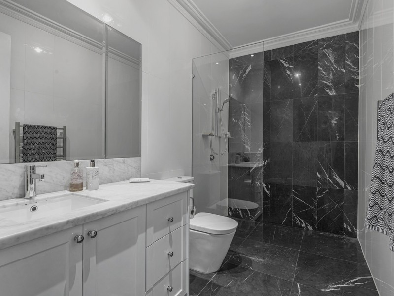 2 Castleton Street, Hamilton QLD 4007