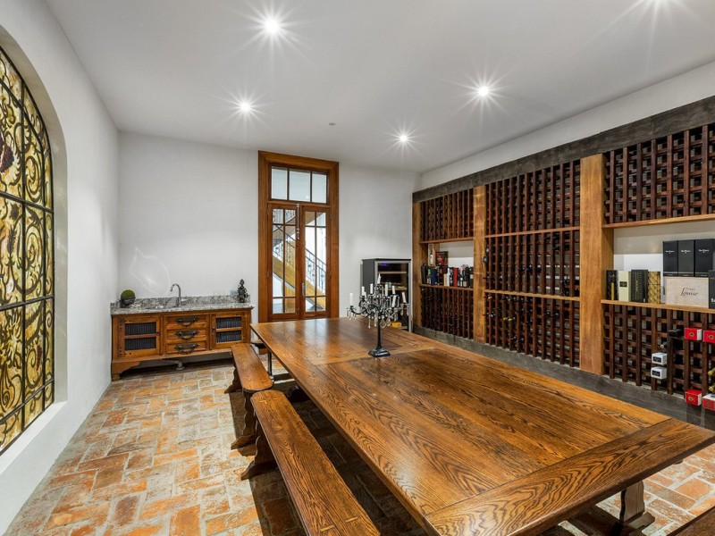 2 Castleton Street, Hamilton QLD 4007