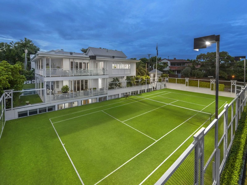 2 Castleton Street, Hamilton QLD 4007