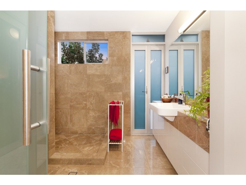 23 High Street, Milton QLD 4064