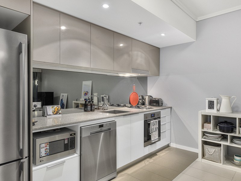 30110/2 Harbour Road, Hamilton QLD 4007