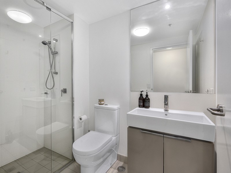 30110/2 Harbour Road, Hamilton QLD 4007