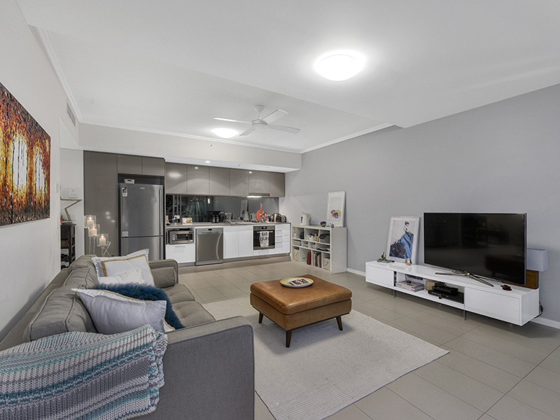 30110/2 Harbour Road, Hamilton QLD 4007