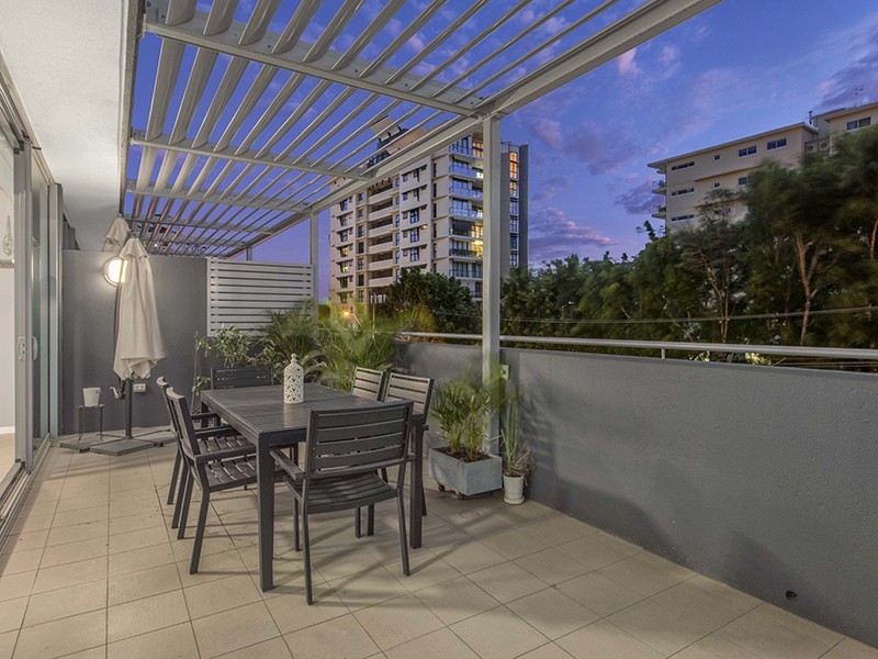 30110/2 Harbour Road, Hamilton QLD 4007