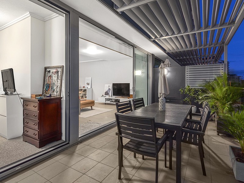 30110/2 Harbour Road, Hamilton QLD 4007