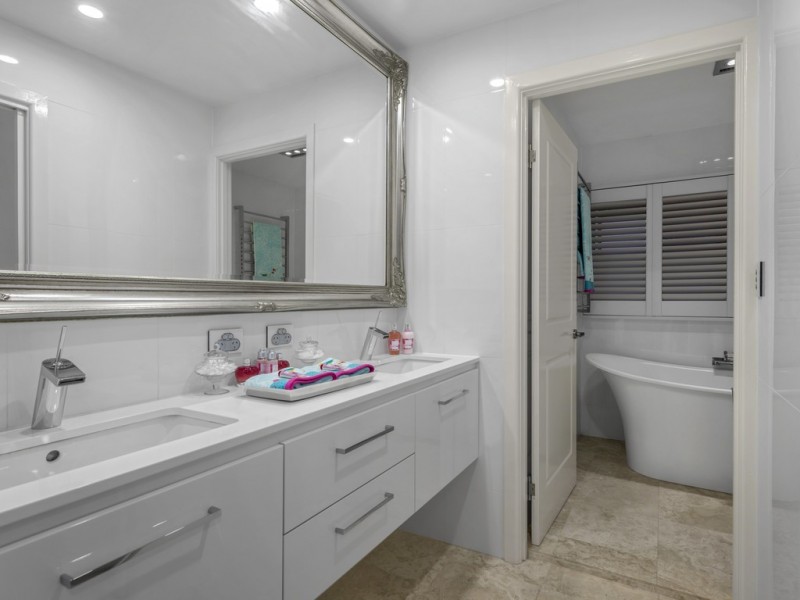 27 Westwood Street, Wavell Heights QLD 4012