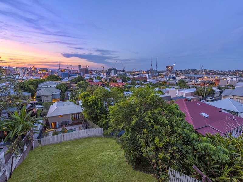 16 Teneriffe Drive, Teneriffe QLD 4005