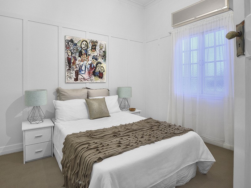 16 Teneriffe Drive, Teneriffe QLD 4005