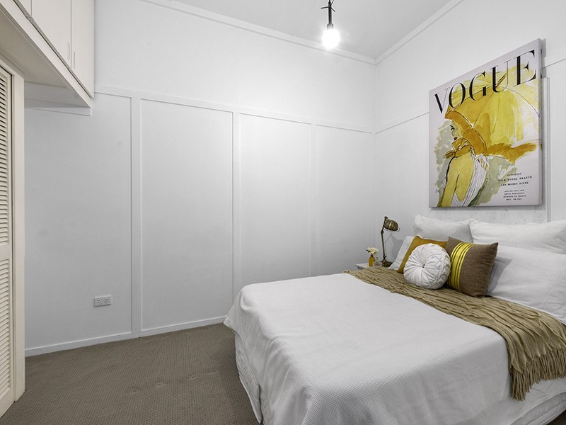 16 Teneriffe Drive, Teneriffe QLD 4005