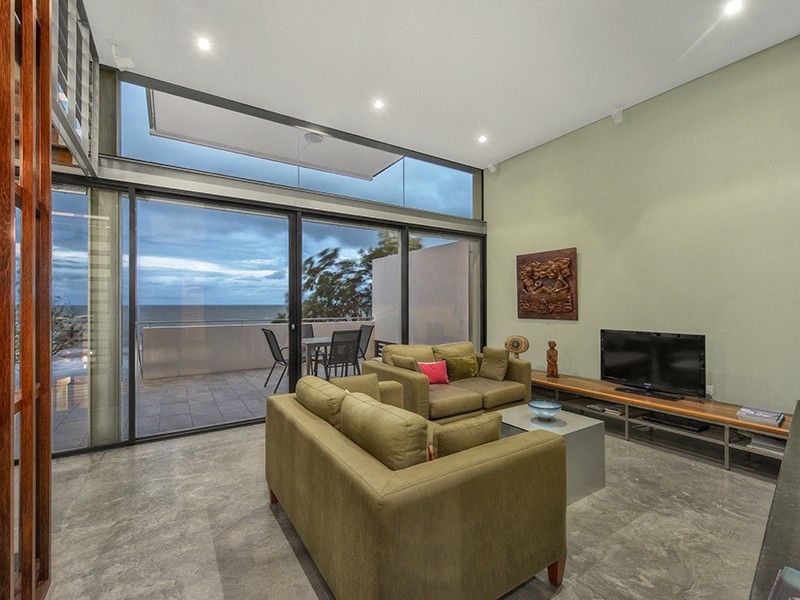 42 Prince Edward Parade, Redcliffe QLD 4020