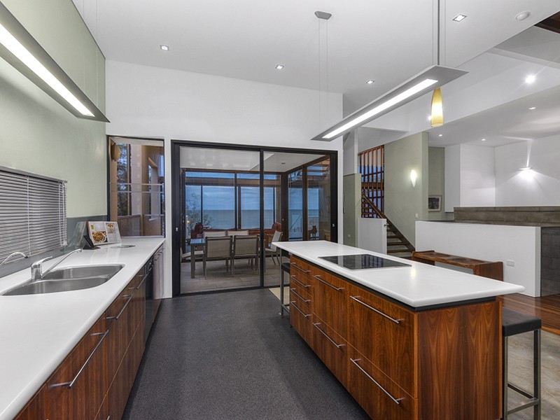42 Prince Edward Parade, Redcliffe QLD 4020