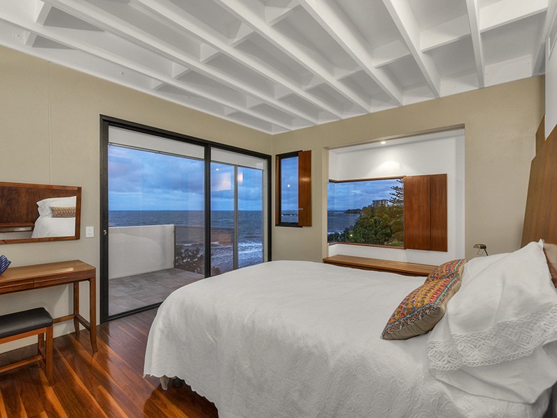 42 Prince Edward Parade, Redcliffe QLD 4020