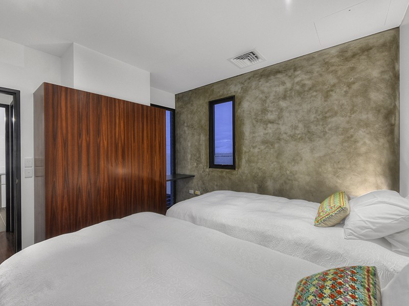 42 Prince Edward Parade, Redcliffe QLD 4020