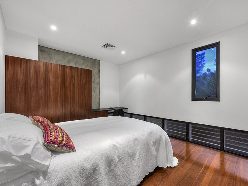 42 Prince Edward Parade, Redcliffe QLD 4020