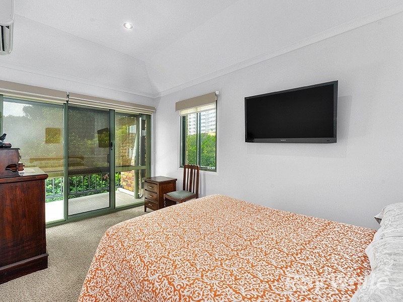 61 Torrington St, Spring Hill QLD 4000