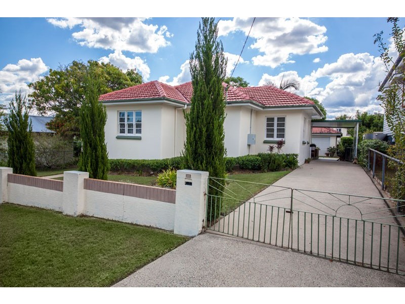 30 George Street, Silkstone QLD 4304