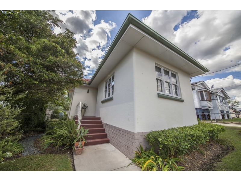 30 George Street, Silkstone QLD 4304