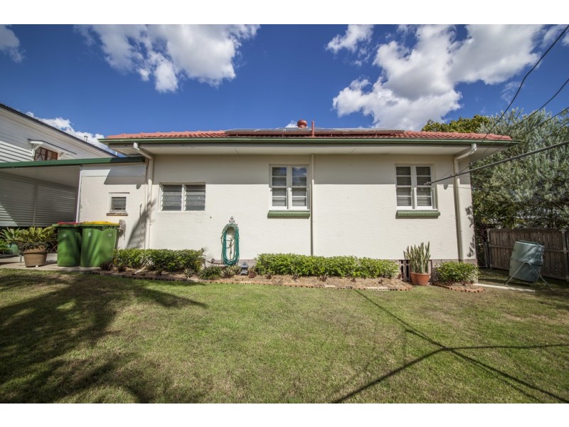 30 George Street, Silkstone QLD 4304