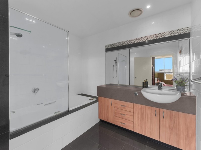 204/24 Macquarie Street, Teneriffe QLD 4005