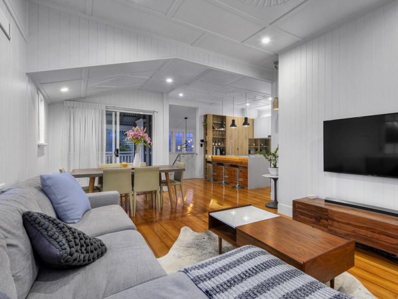 15 Bradley Avenue, Kedron QLD 4031