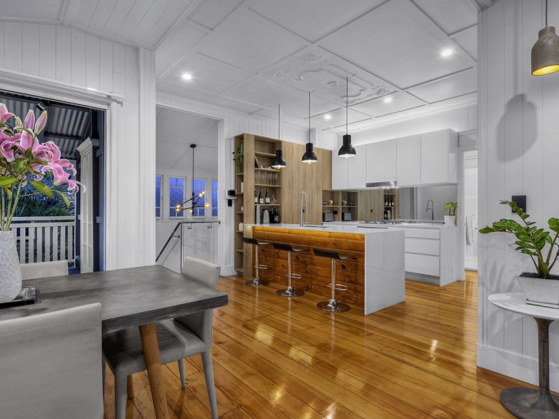 15 Bradley Avenue, Kedron QLD 4031