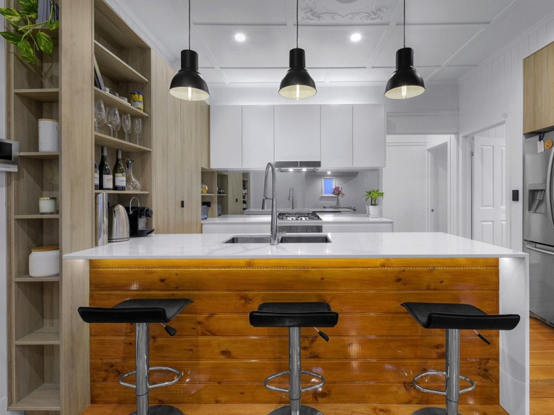 15 Bradley Avenue, Kedron QLD 4031