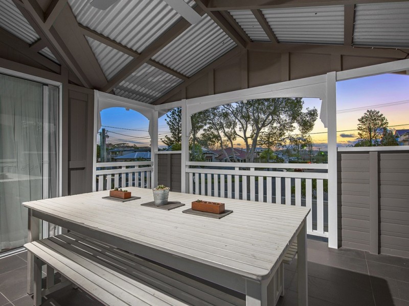 15 Bradley Avenue, Kedron QLD 4031