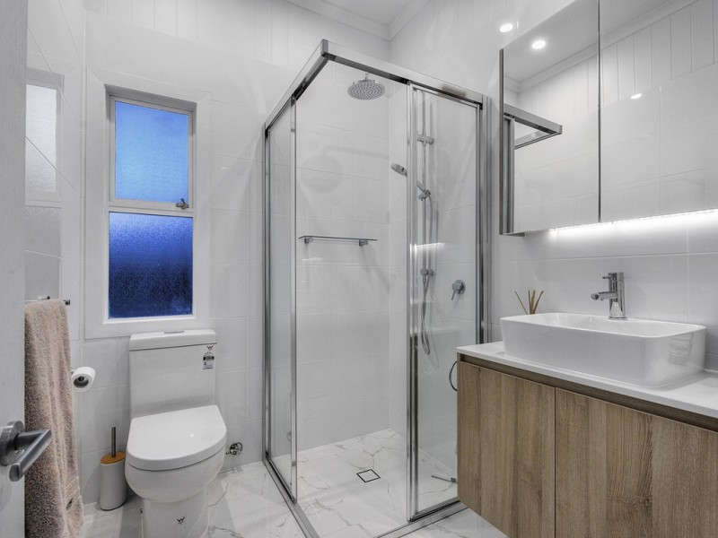 15 Bradley Avenue, Kedron QLD 4031