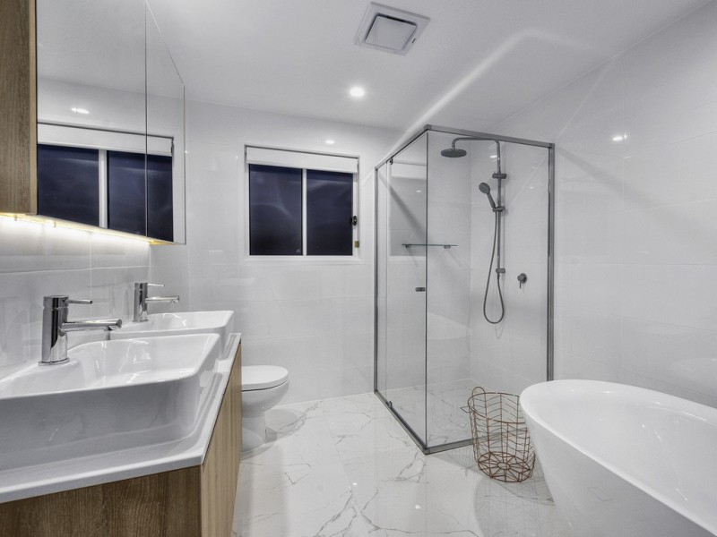 15 Bradley Avenue, Kedron QLD 4031