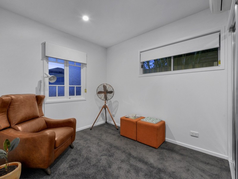 15 Bradley Avenue, Kedron QLD 4031