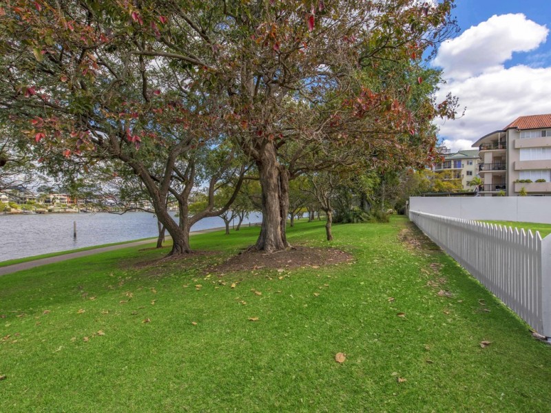 80,82,84 and 86 Oxlade Drive, New Farm QLD 4005