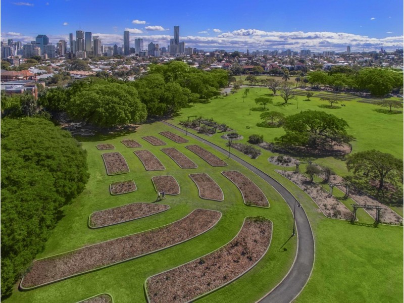 80,82,84 and 86 Oxlade Drive, New Farm QLD 4005