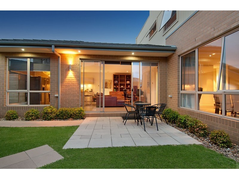 7 Chopard Avenue, Waterways VIC 3195