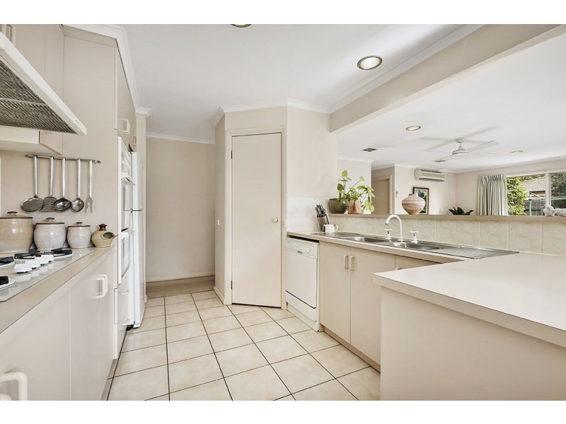 4 Narelle Drive, Aspendale Gardens VIC 3195