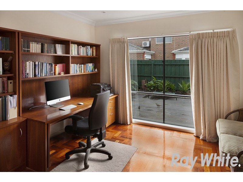 19 Pooley Bridge Road, Mordialloc VIC 3195